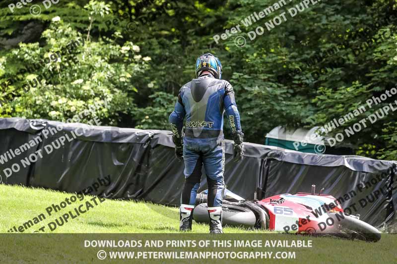 cadwell no limits trackday;cadwell park;cadwell park photographs;cadwell trackday photographs;enduro digital images;event digital images;eventdigitalimages;no limits trackdays;peter wileman photography;racing digital images;trackday digital images;trackday photos